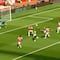 Raúl Jiménez se quedó a nada de hacer el gol del año en la Premier League
