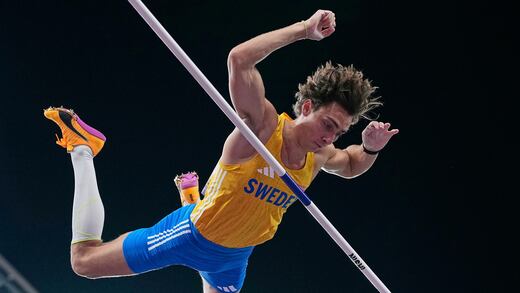 ¡14 veces ha rotó su propio récord! Armand Duplantis se coronó triple campeón del mundo con 6.30m. en el Mundial de Atletismo