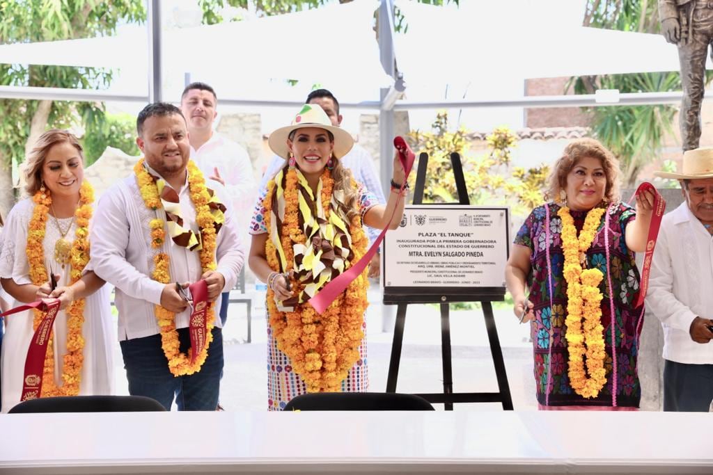 Evelyn Salgado inauguró obras en Chichihualco, Guerrero