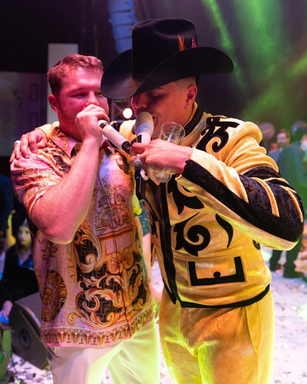 Eduin Caz en la fiesta de la hija del Canelo Álvarez.