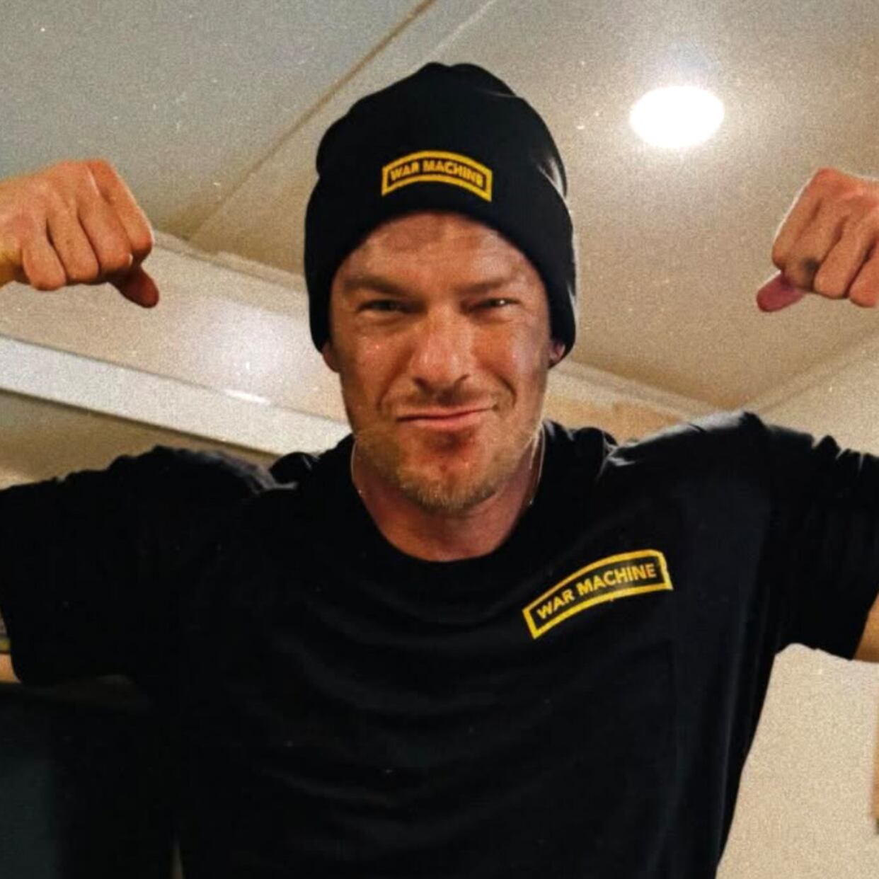 ¿Qué pasó con Alan Ritchson? Videos prueban defensa propia y evita cargos