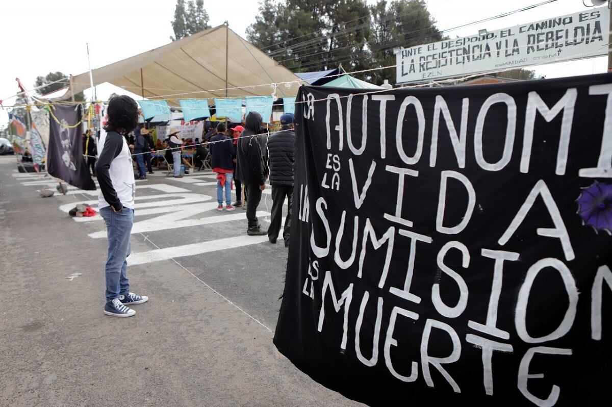 Pueblos Unidos mantienen plantón en planta de Bonafont, Puebla