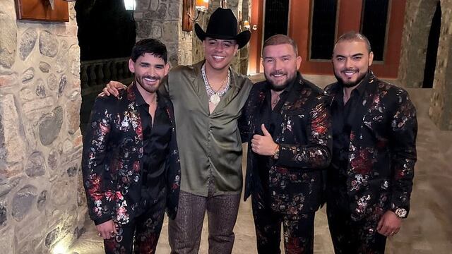 Eduin Caz y El Recodo.