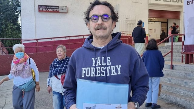 Gabriel Quadri recibe la Pensión Bienestar de Adultos Mayores