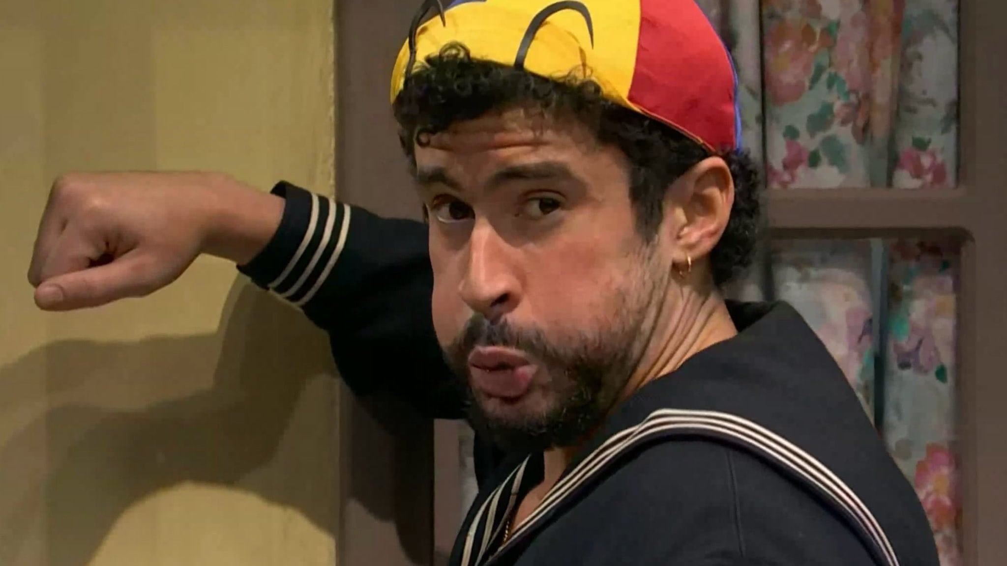 Bad Bunny sorprende al transformarse en Quico para especial de El Chavo del 8 en Saturday Night Live