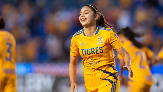 Jana Gutierrez celebra gol con Tigres femenil