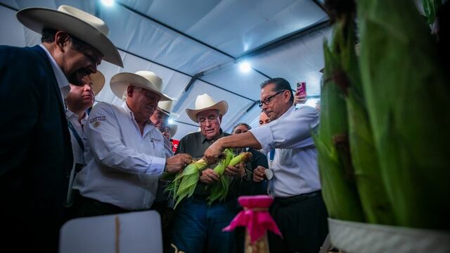 Rubén Rocha propone a Víctor Villalobos establecer un precio de garantía a la venta del maíz