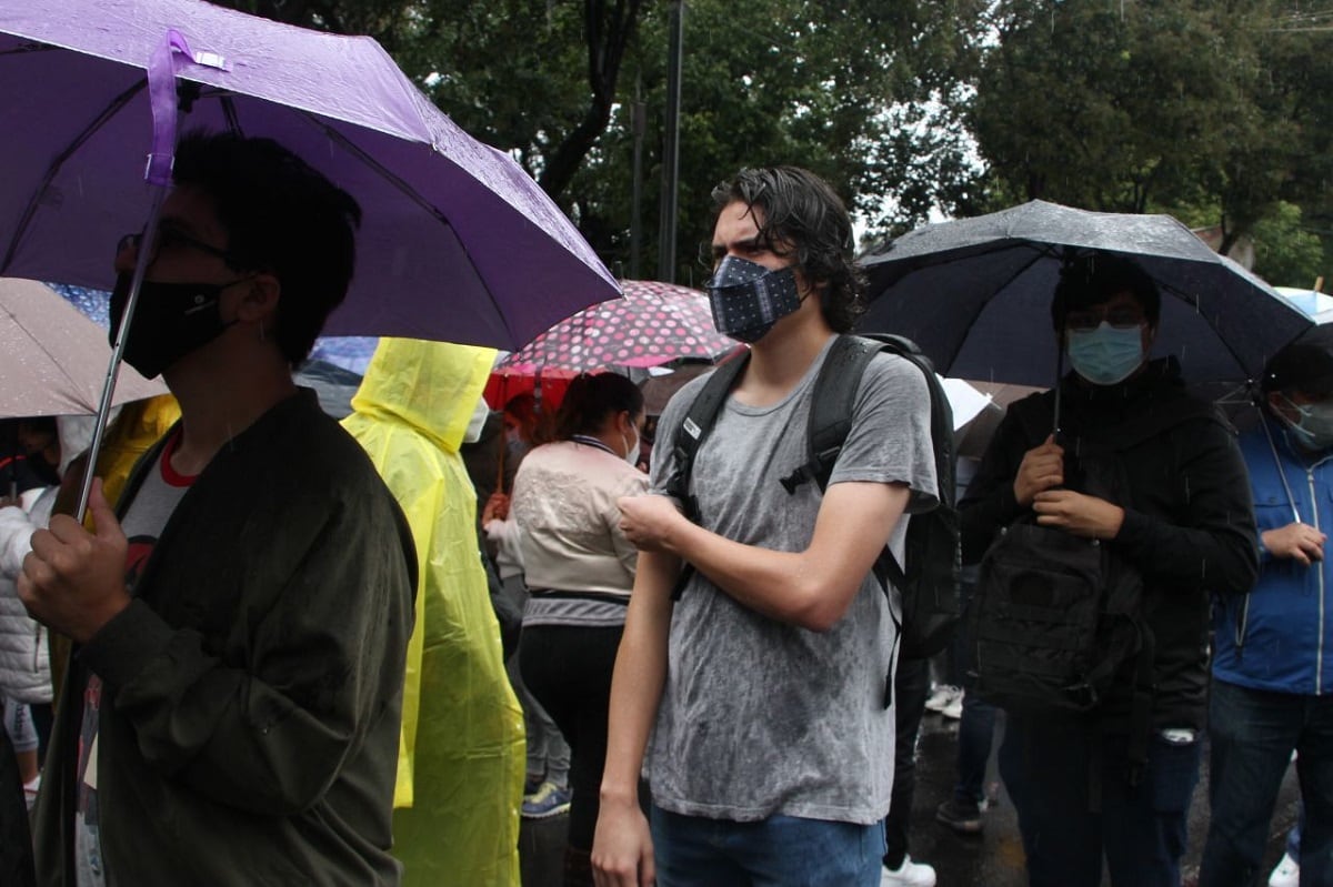 Aglomeración en vacunación en Xochimilco por dosis de Pfizer