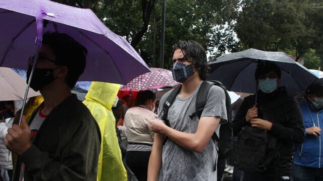 Aglomeración en vacunación en Xochimilco por dosis de Pfizer