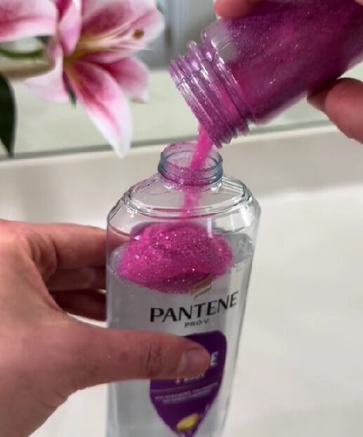 Shampoo morado con glitter