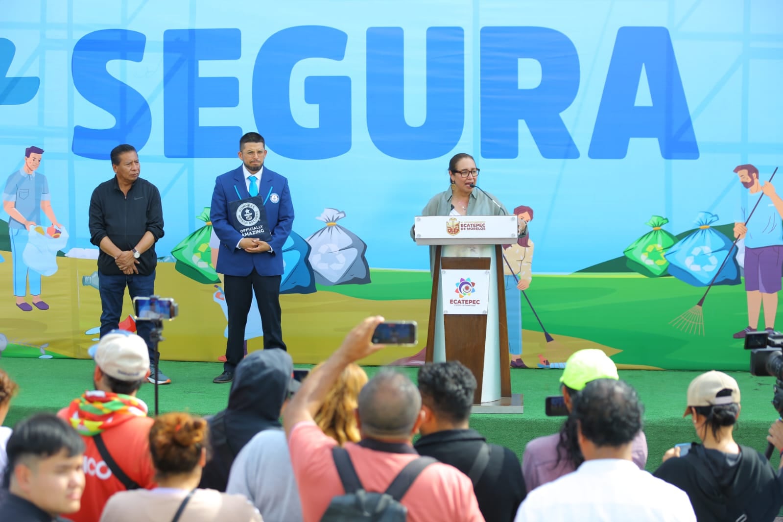 Ecatepec rompe récord Guinness en jornada de recolección de basura