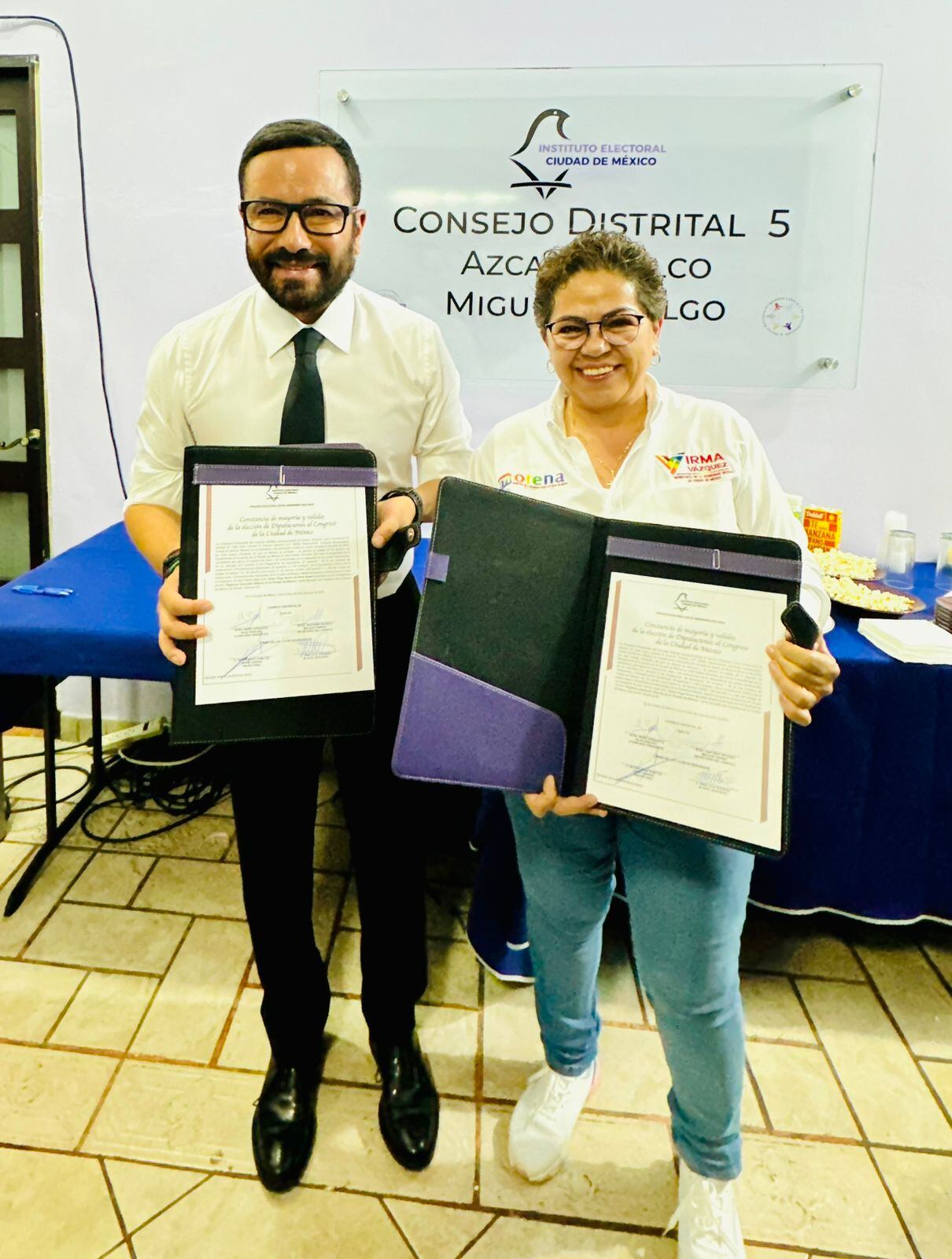 Victor Hugo Romo recibe constancia como diputado local CDMX