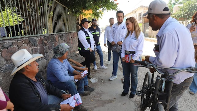 Libia Dennise pone en marcha programa "Tocando Puertas" en Guanajuato.