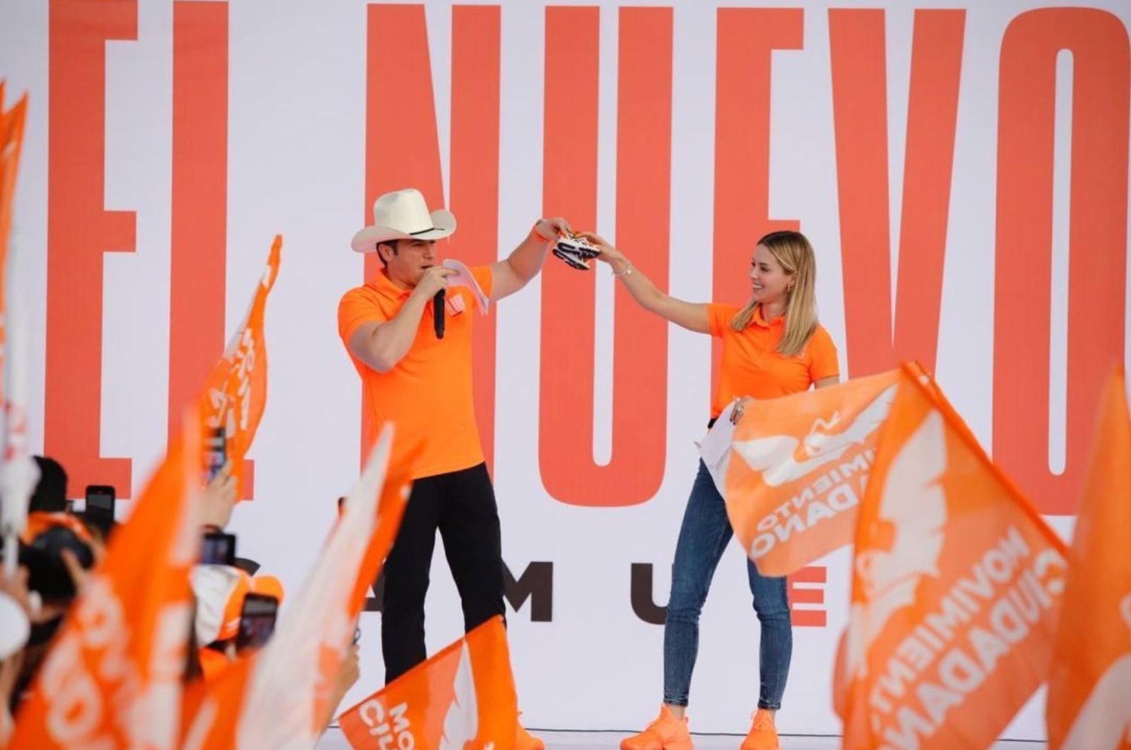 Samuel García arranca precampaña