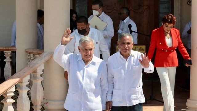 AMLO y John Briceño