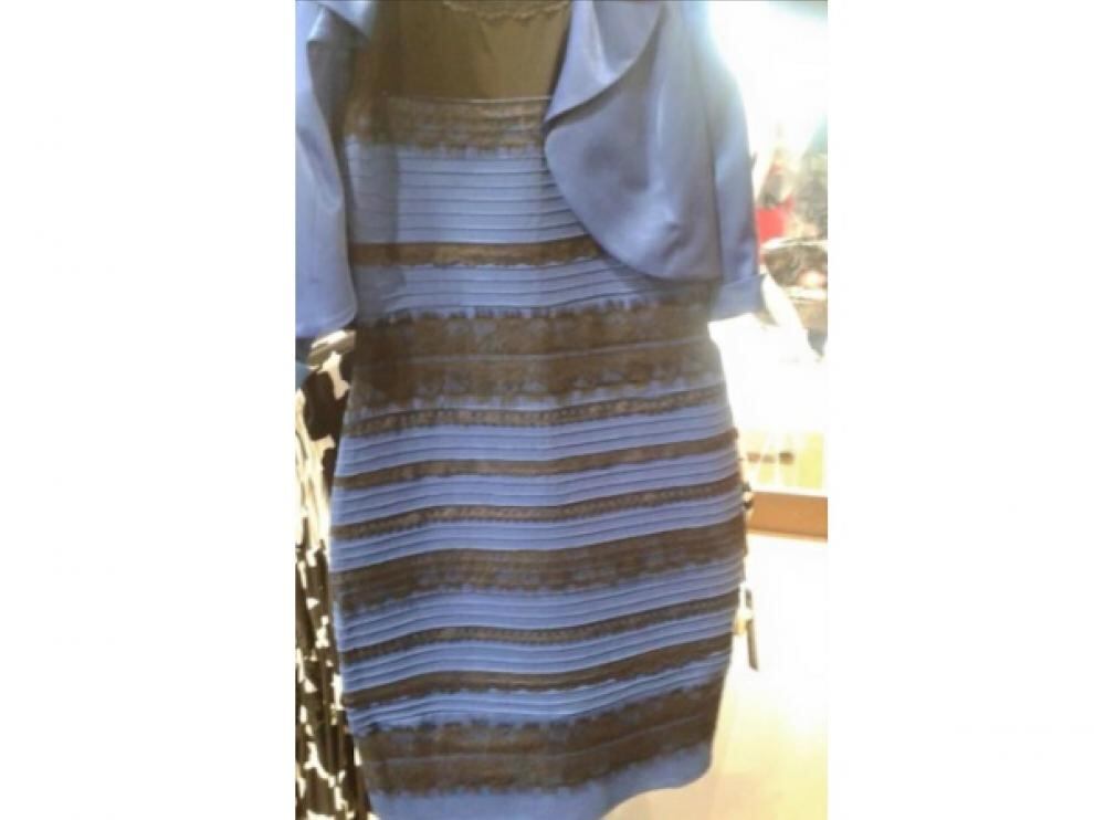 ¿Azul y negro o blanco y dorado?