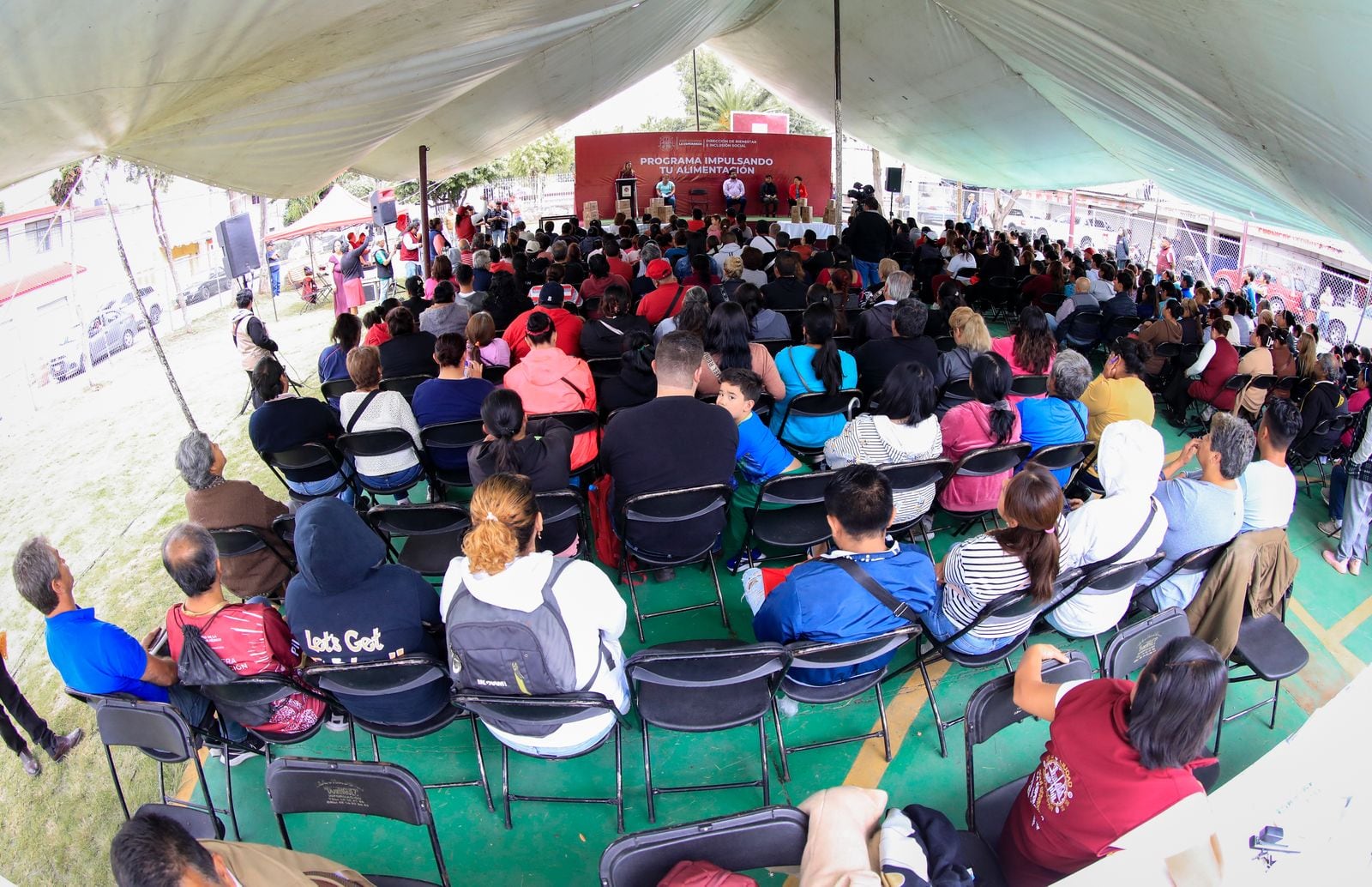 El alcalde de Naucalpan aseguró que van 15 mil familias beneficiadas