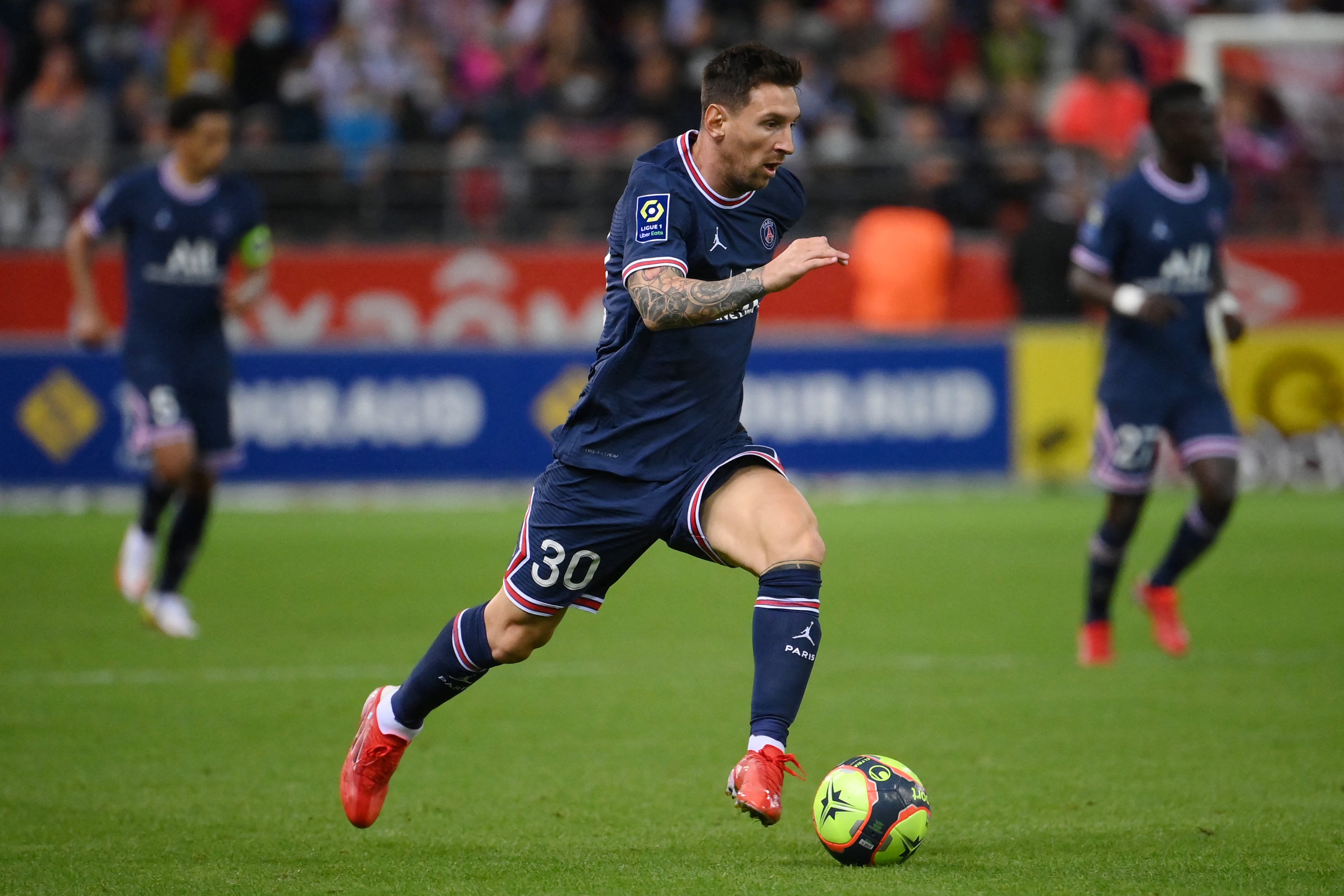 Lionel Messi hizo su debut con el PSG
