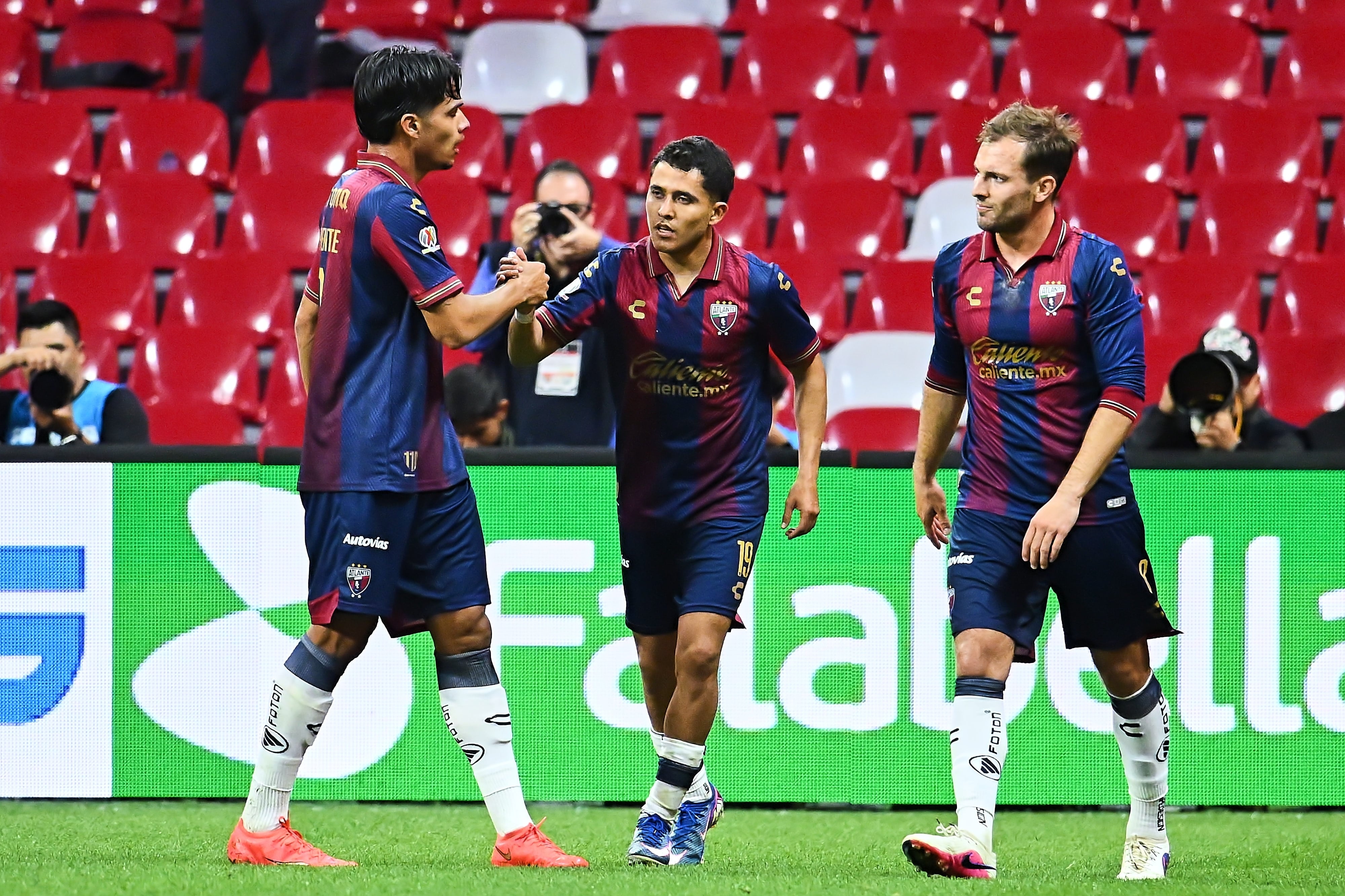 Atlante sorprende a Rayados con una victoria en la Liga MX.