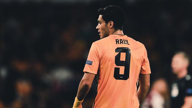 Raúl Jiménez jugó los 90 minutos en la derrota de su equipo