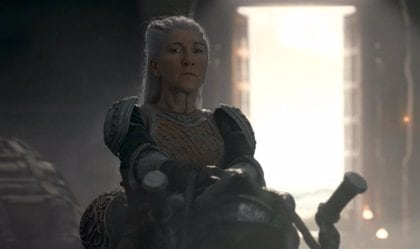 Eve Best como Rhaenys Targaryen