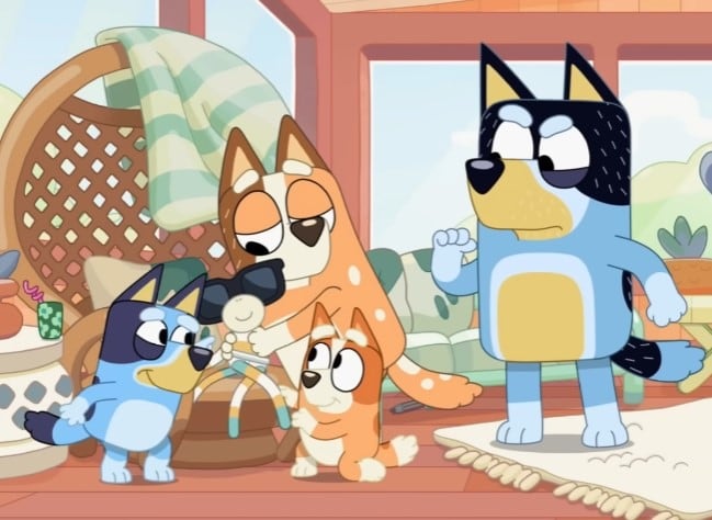 Bluey y Bingo juegan con el Sr. Monkeyjocks