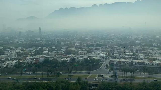 La inversión térmica y el smog se han apoderado del cielo de Monterrey.