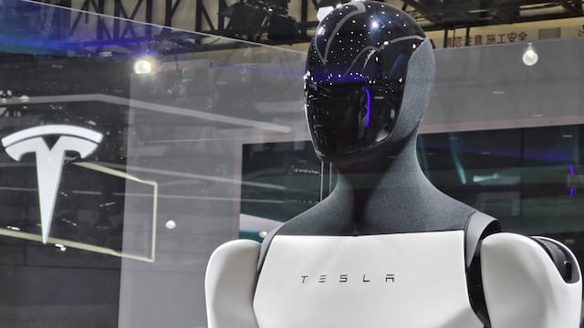 Elon Musk anuncia la construcción de 5 mil robots Optimus Tesla