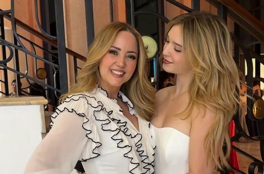 Andrea Legarreta y Mía Rubín