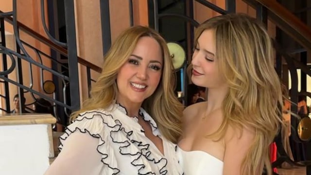 Andrea Legarreta y Mía Rubín