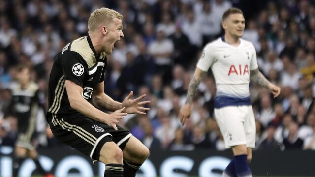Van de Beek adelantó a los holandeses en Londres