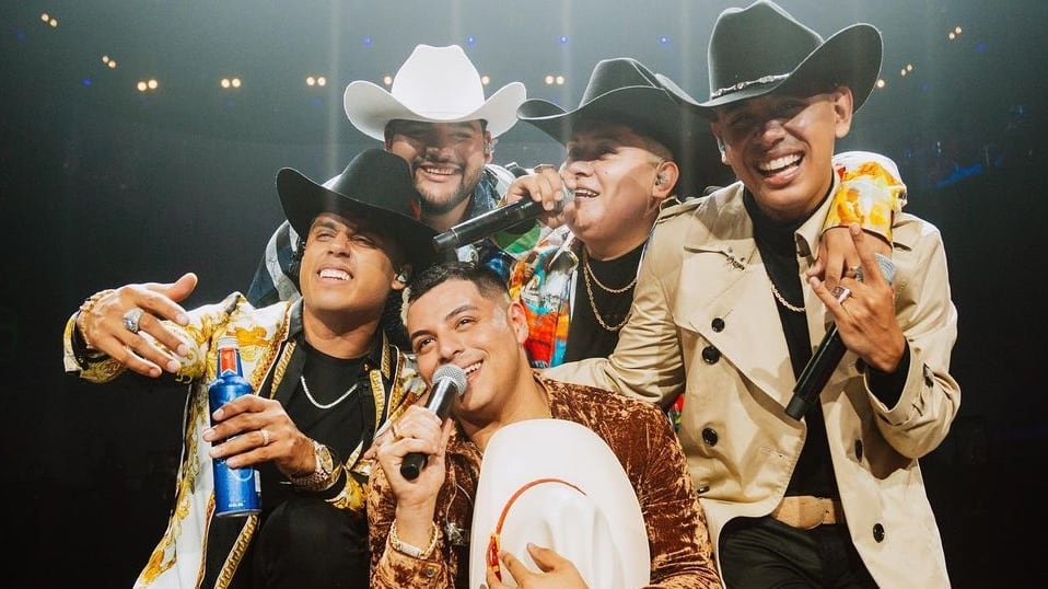 A ‘Grupo Firme’ le gustaría hacer un dueto con Enrique Iglesias
