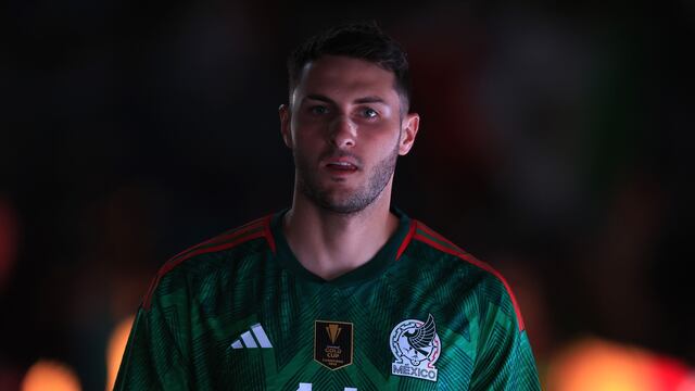 Santiago Giménez con la Selección Mexicana.