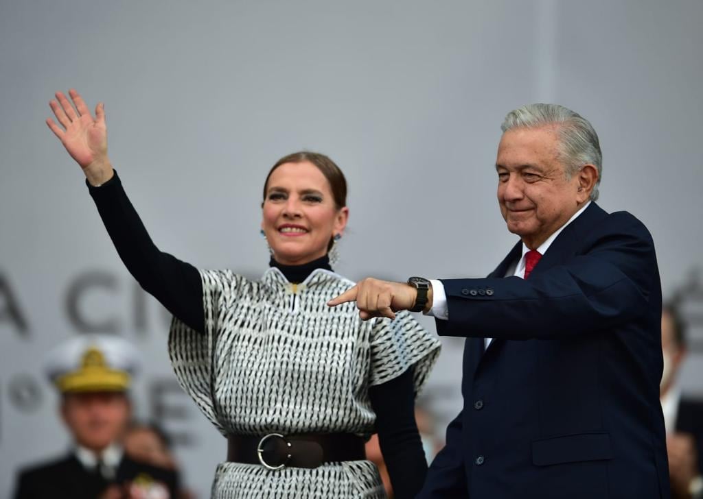 AMLO y Beatriz Gutiérrez