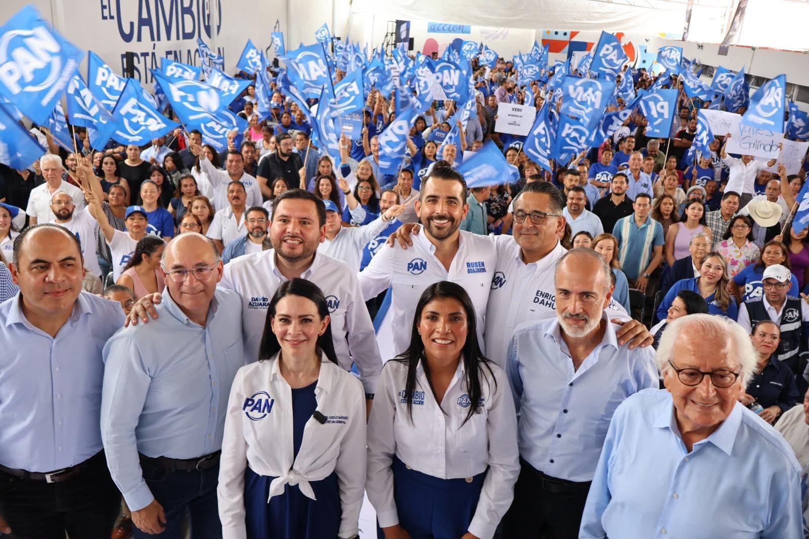 En este acto, emergió como el virtual candidato panista, y llamó a construir un proyecto común para San Luis.