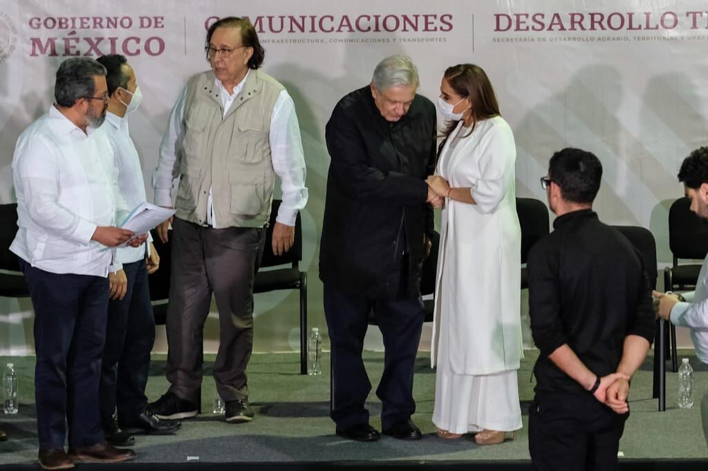 Mara Lezama y AMLO en Cancún