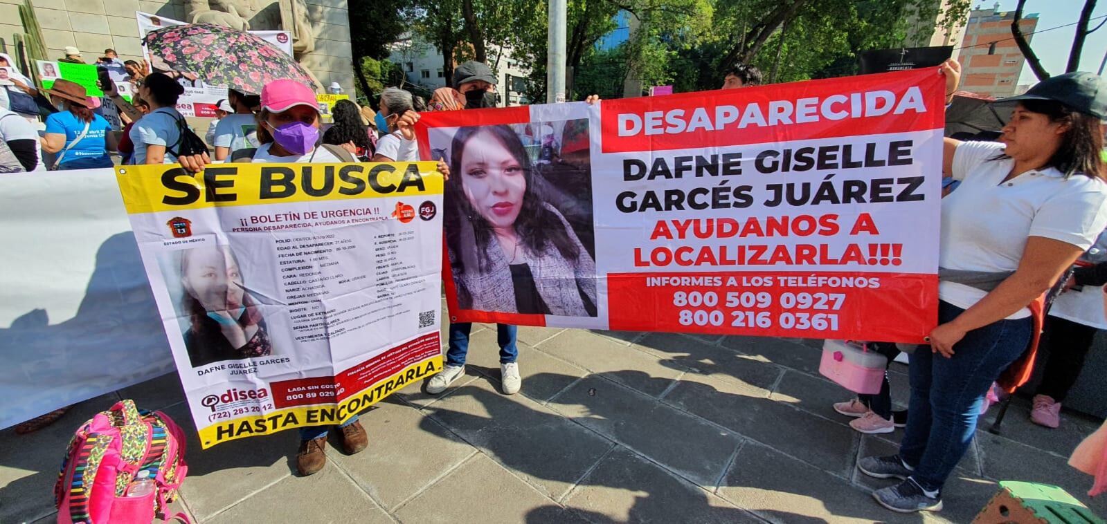 Familia de Dafne Giselle en la marcha del Día de las Madres