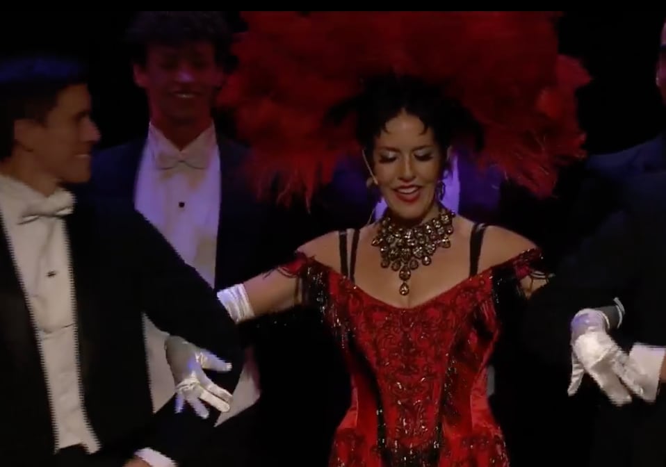 Stephanie Salas en el homenaje a Silvia Pinal
