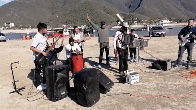 Habitantes piden que llueva con música y alabanzas