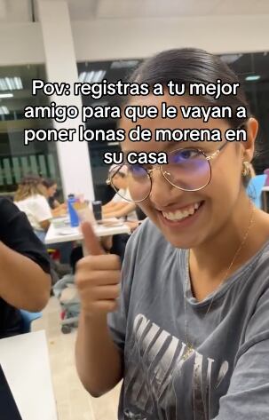 Registra a su amigo para que le pongan lonas de Morena en su casa