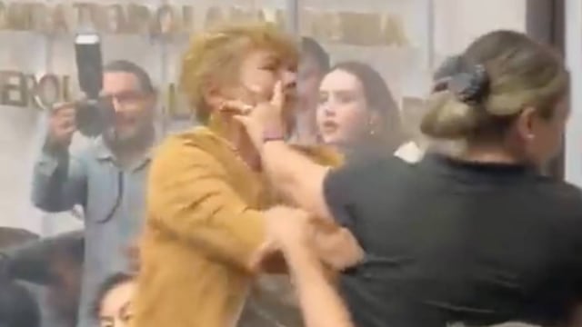 Reporteras se agarran a golpes en Sonora