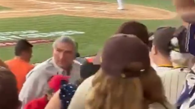 Abuchean a Adán Augusto López en partido de béisbol