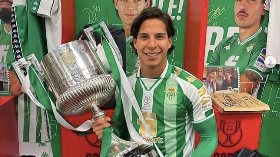 Diego Lainez borrado de la pretemporada del Real Betis ¿cuál será su próximo destino?