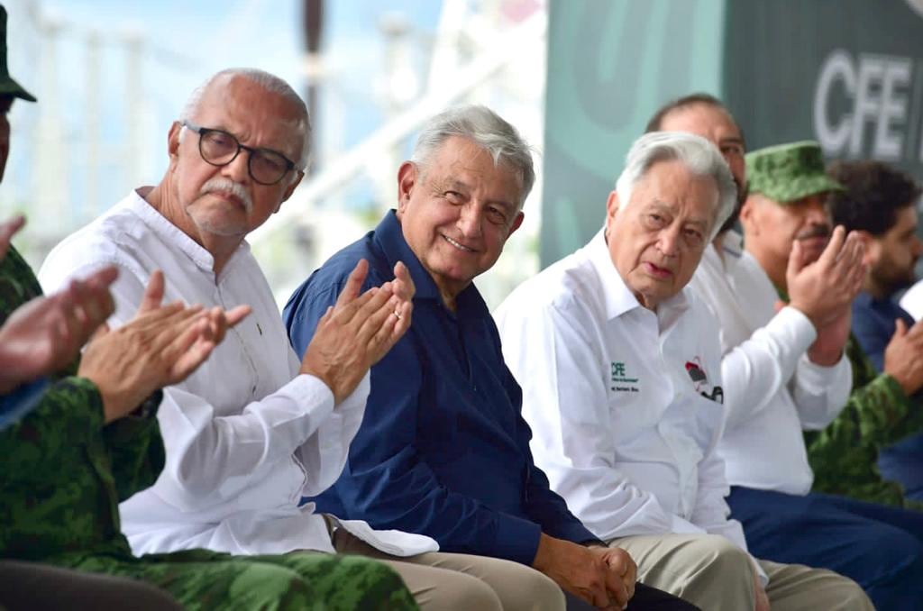 AMLO y Manuel Bartlett