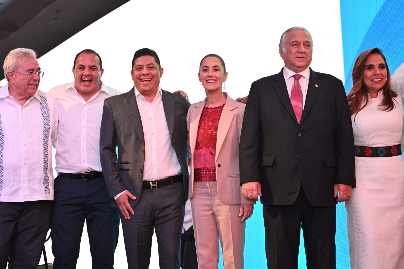 El gobernador de San Luis Potosí en la ceremonia de inauguración 2023