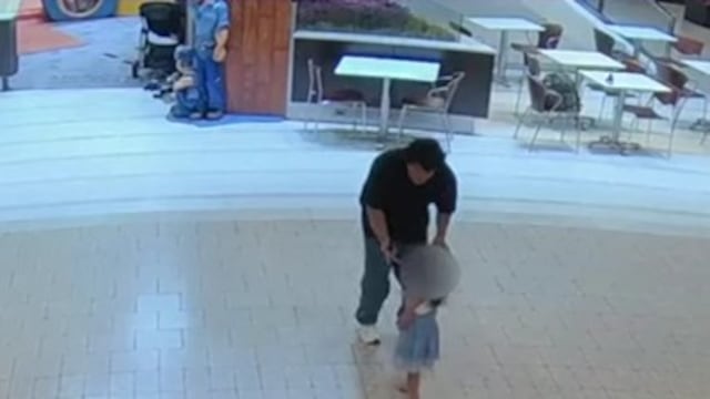 Intento de secuestro en centro comercial de Fairfax