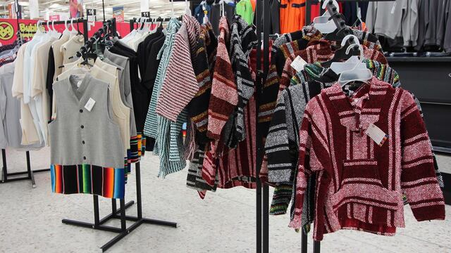 Se burlan del "nuevo uniforme" de la UNAM