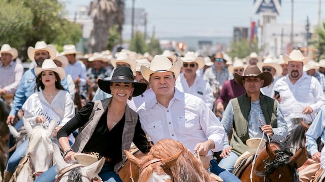 Con Esteban Villegas y Marisol Rosso al frente, la Cabalgata Villista 2025 revive el espíritu revolucionario de Durango