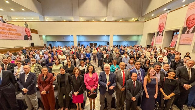Jalisco rinde homenaje a Guillermo Cosío Vidaurri en su 96 aniversario