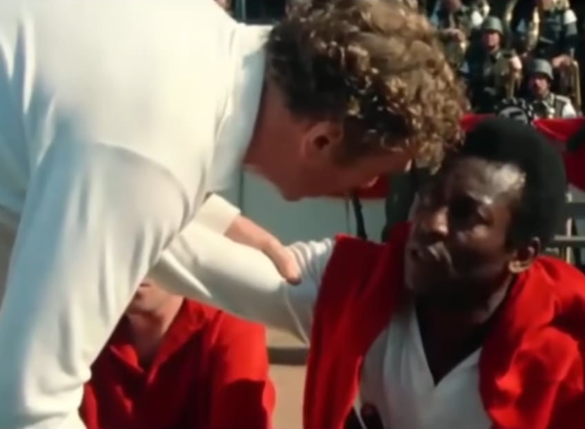 Pelé en la película Evasión o Victoria